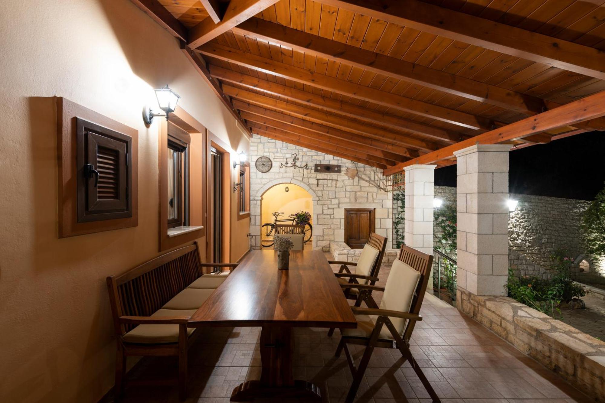 Ageri Traditional Villa Aryiroúpolis Esterno foto