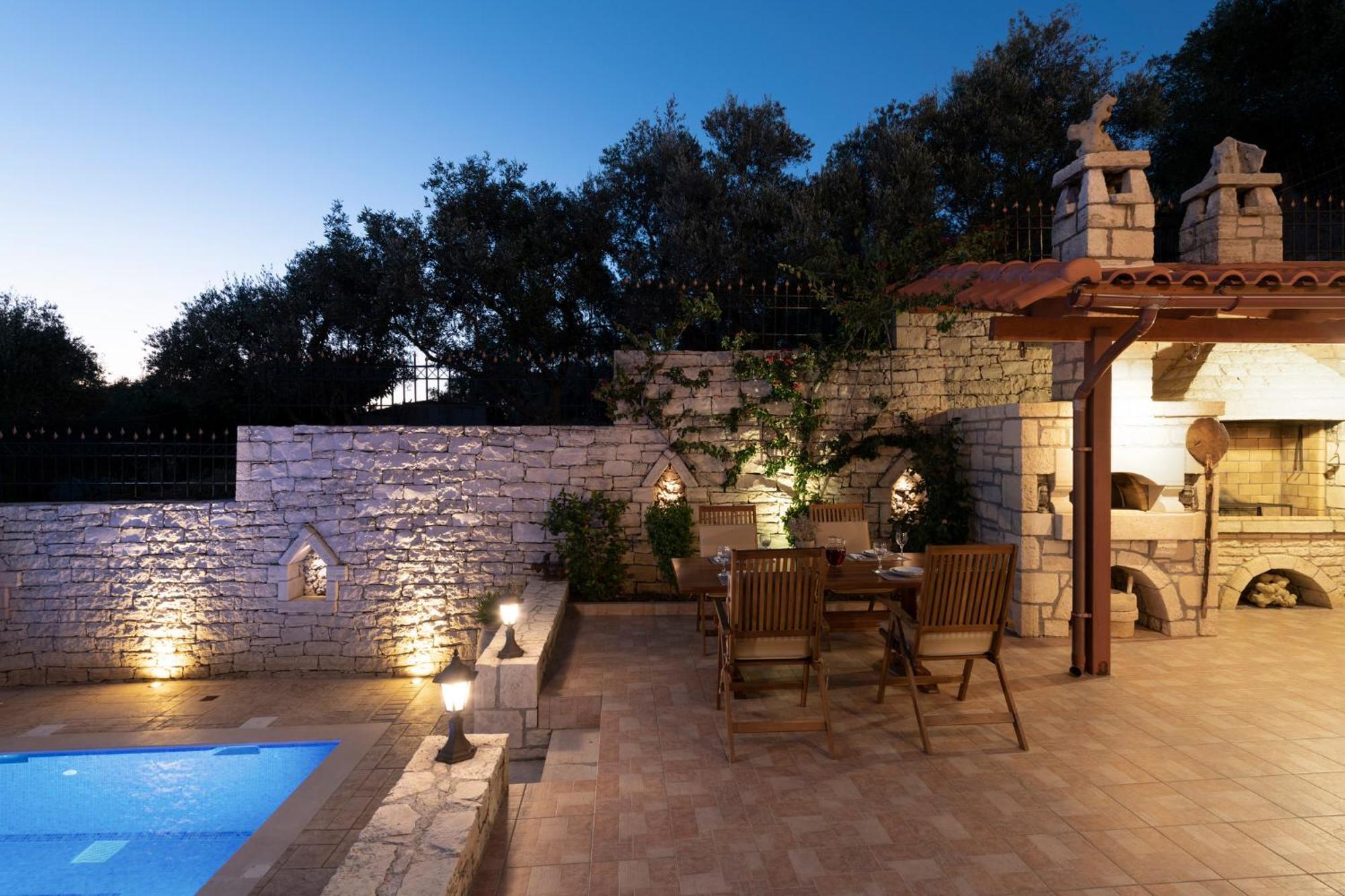 Ageri Traditional Villa Aryiroúpolis Esterno foto