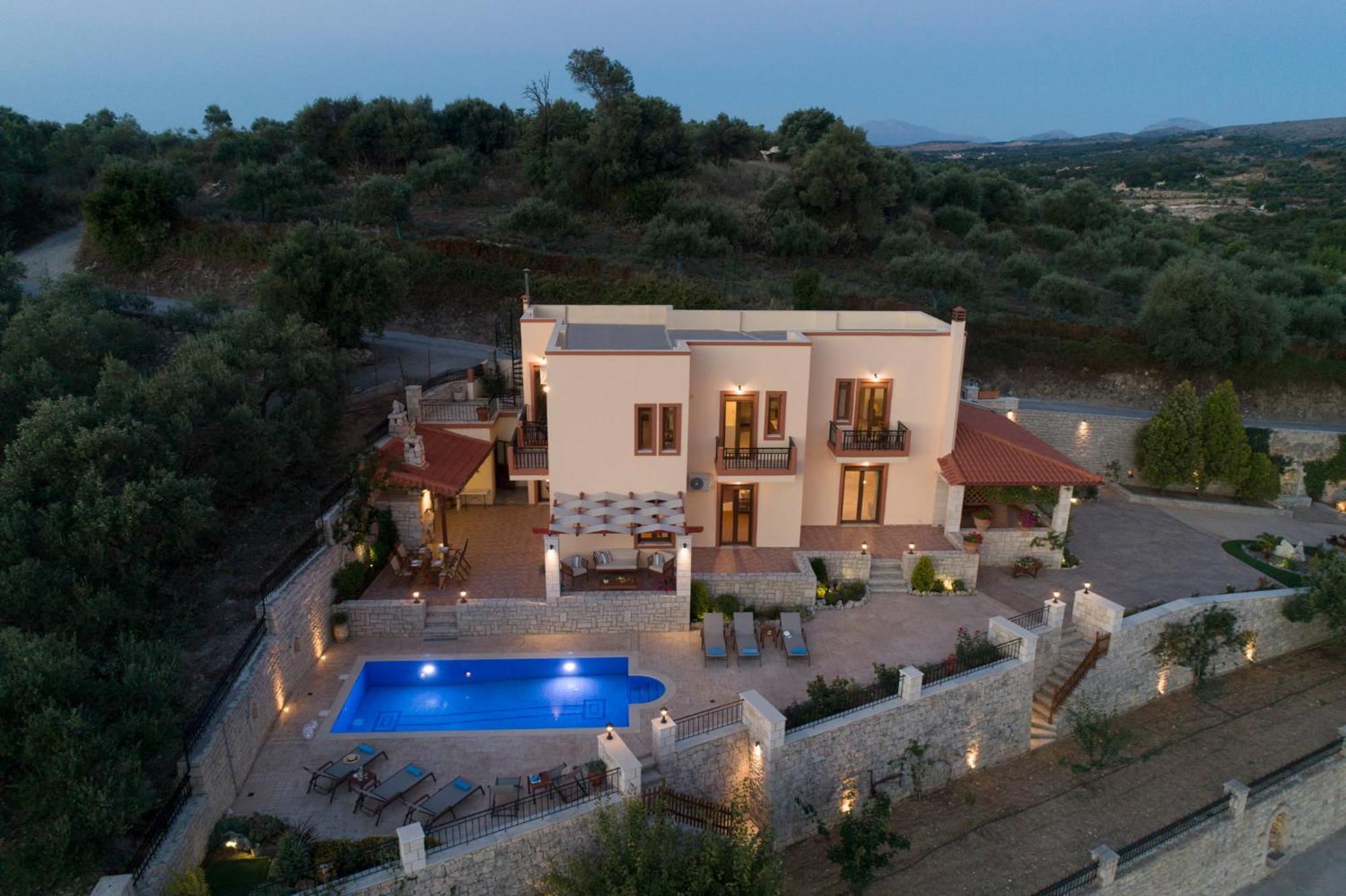 Ageri Traditional Villa Aryiroúpolis Esterno foto