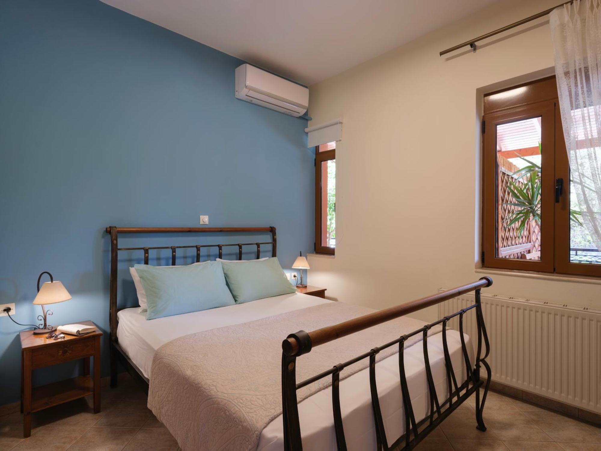 Ageri Traditional Villa Aryiroúpolis Esterno foto
