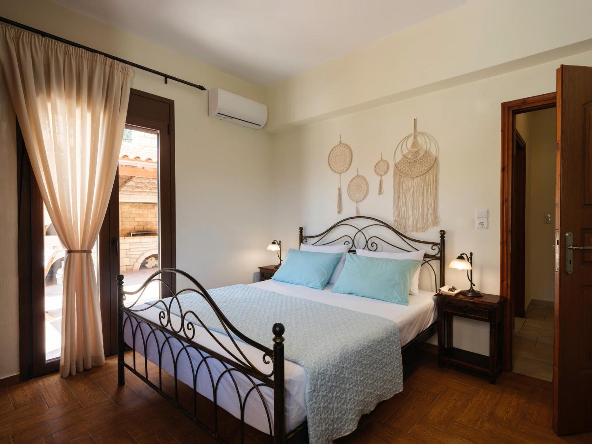 Ageri Traditional Villa Aryiroúpolis Esterno foto