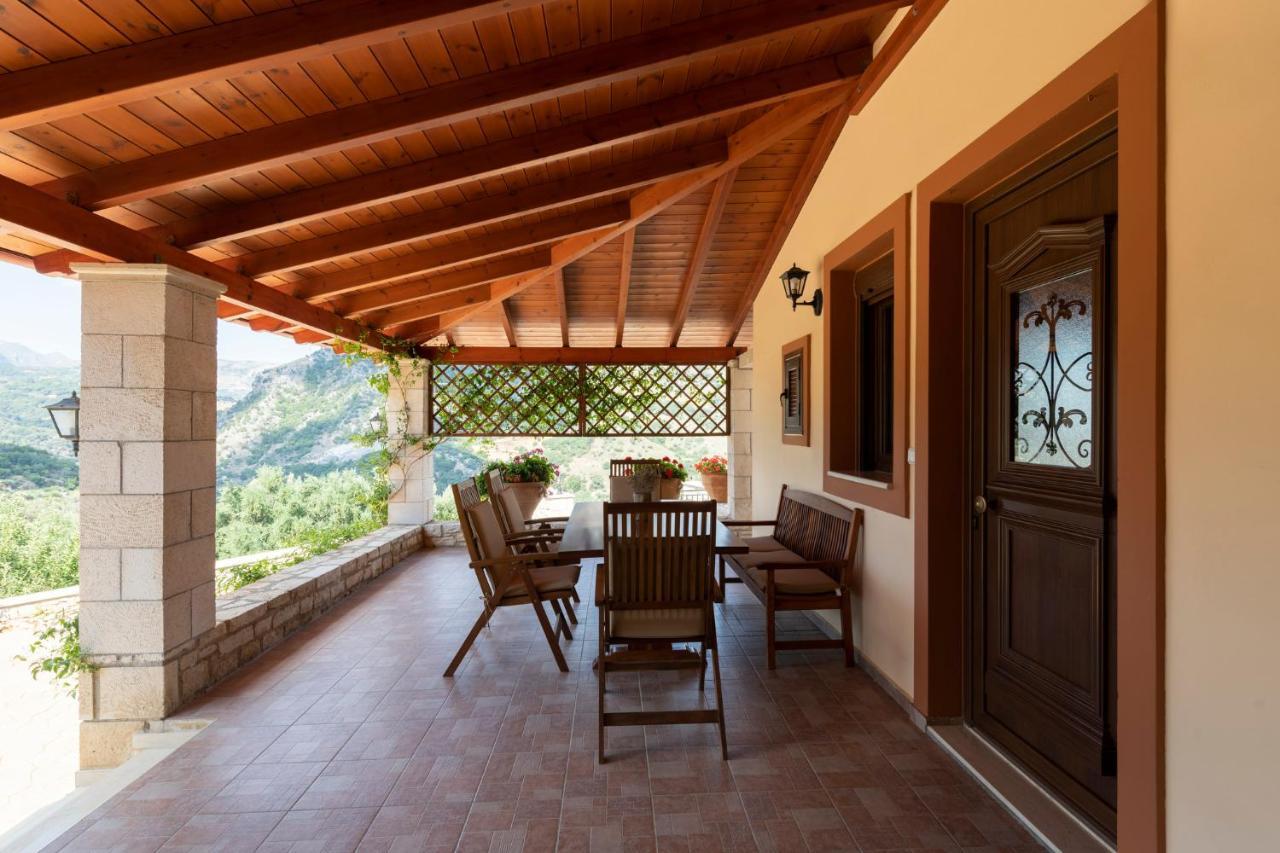 Ageri Traditional Villa Aryiroúpolis Esterno foto