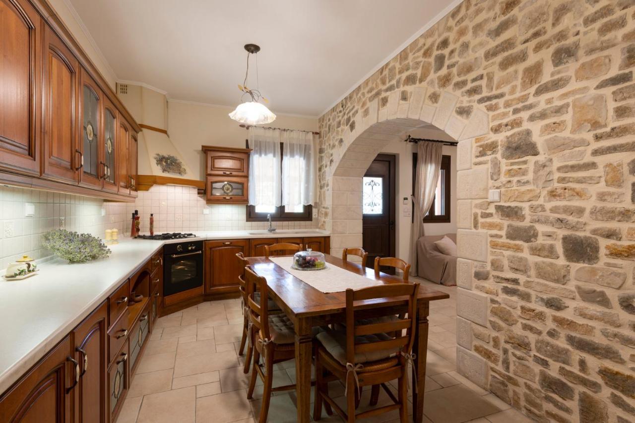 Ageri Traditional Villa Aryiroúpolis Esterno foto
