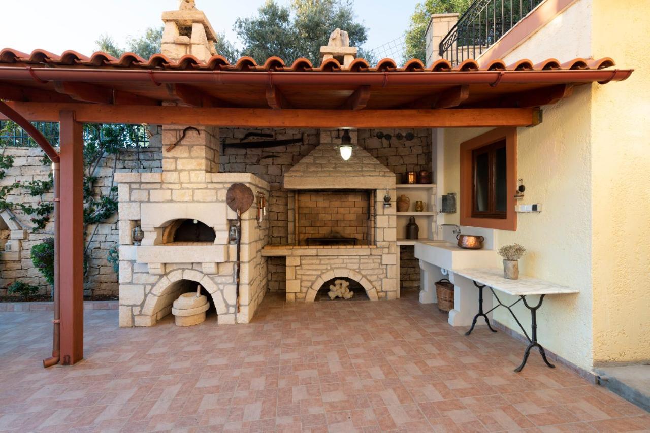 Ageri Traditional Villa Aryiroúpolis Esterno foto